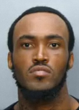 美國(guó)“食臉男”引爆恐怖話題 僵尸來(lái)襲人類(lèi)如何生存