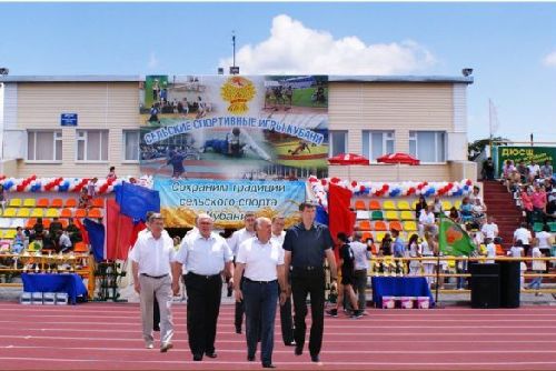 俄羅斯地方官員“懸浮”照被網(wǎng)友惡搞 現(xiàn)身月球視察工作