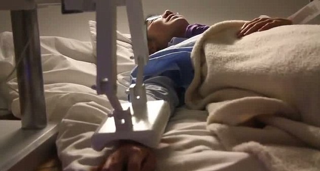 科技替代人類情感? 藝術家設計“臨終關懷”機器人