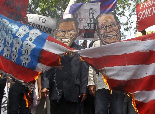 奧巴馬首次在白宮會見阿基諾 菲律賓大批民眾抗議