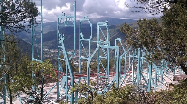 世界最高過山車落戶美國 海拔2100米懸崖體驗“扣人心弦”