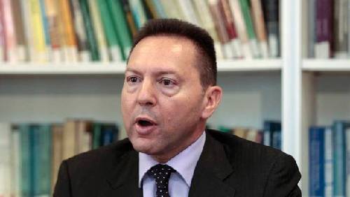 雅典大學(xué)經(jīng)濟(jì)學(xué)教授被任命為希臘新財(cái)長(zhǎng)