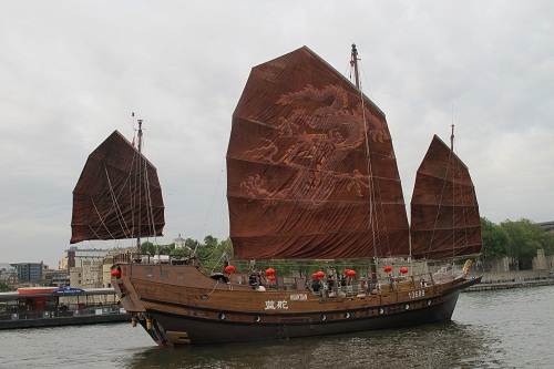 倫敦奧運倒計時30天 中國龍帆熱鬧慶祝（圖）