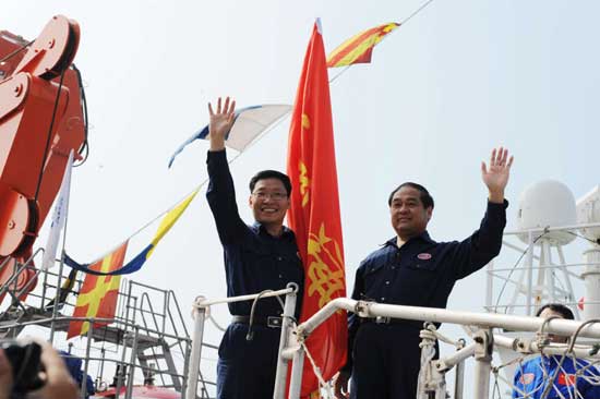 山東青島：“蛟龍”歸來