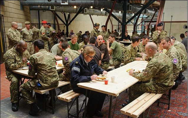 奧運(yùn)火炬?zhèn)鬟f再遇搶奪事件 倫敦安保進(jìn)入全面警戒狀態(tài)