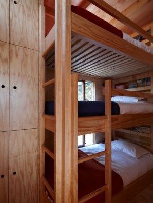 新西蘭建筑師滑車(chē)上造可移動(dòng)別墅 占地40平米夠五口之家度假