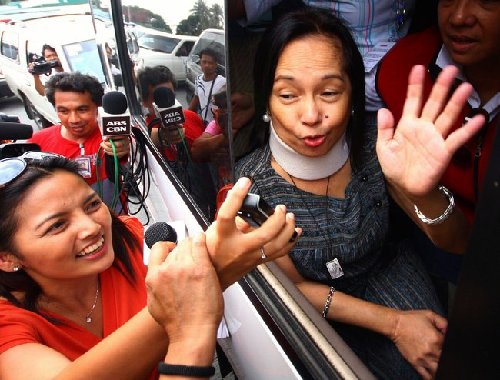 選舉舞弊證據不足 菲律賓前總統阿羅約獲保釋
