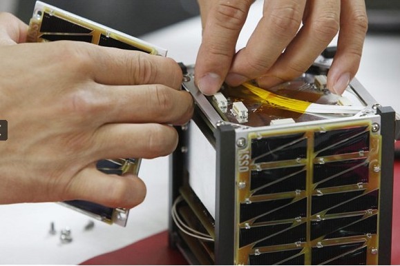 韓國藝術家耗時6年自制衛星 將于12月被發射升空