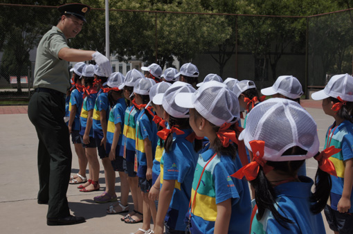 “童謠中國 歡歌八一”主題教育活動走進軍營