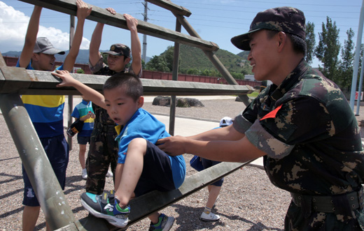 “童謠中國 歡歌八一”主題教育活動走進軍營