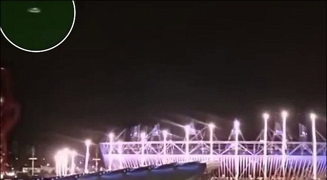 外星人也愛搶鏡頭? 倫敦奧運開幕式現場驚現不明飛行物