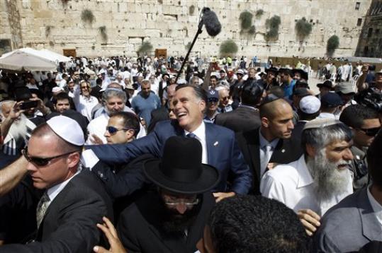 內賈德嘲笑羅姆尼為了競選而“親吻以色列的腳”