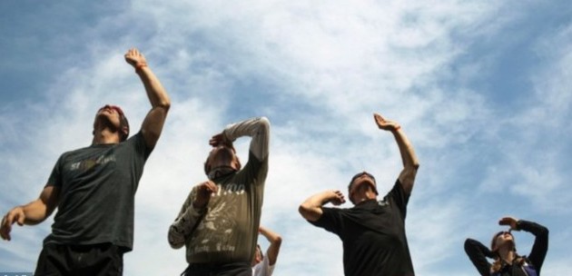 極限運動之美 138人同時垂直跳傘打破紀錄