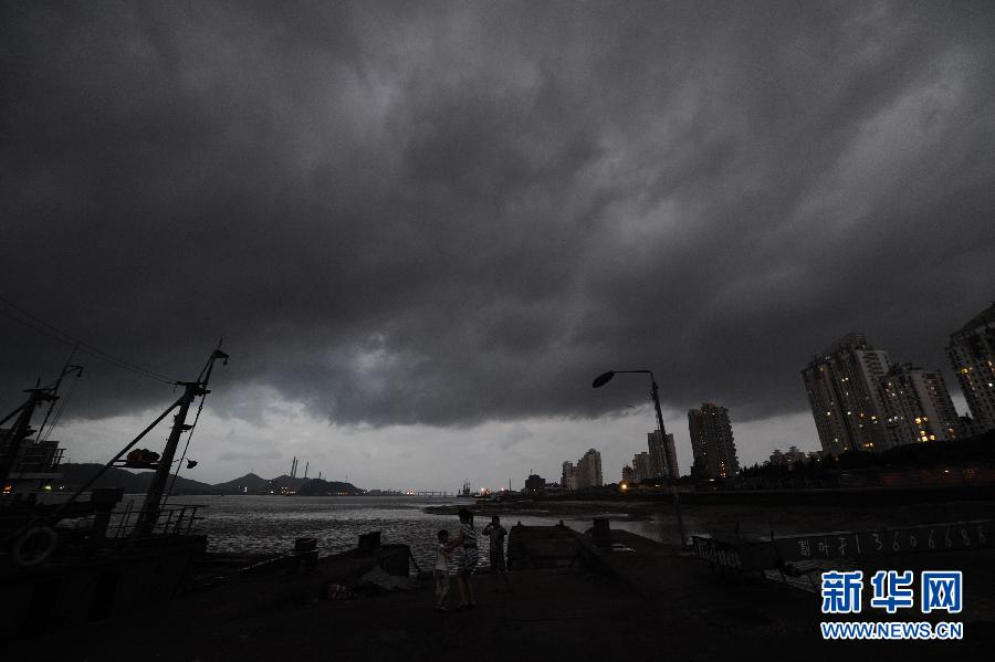 “海葵”升級為臺風 浙滬皖魯嚴陣以待