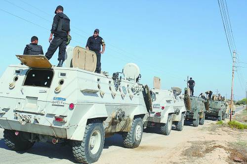 埃及出重兵清剿西奈半島武裝分子 總統未出席葬禮惹眾怒