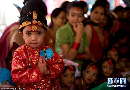 尼泊爾百名女孩角逐庫(kù)瑪麗“活女神”