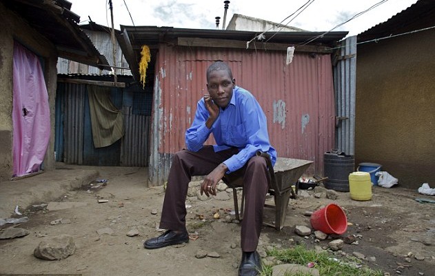 同父不同命 奧巴馬弟弟酗酒吸毒住貧民窟、生活很潦倒