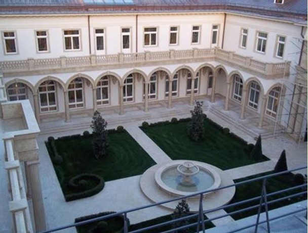 俄反對(duì)派“潛伏”黑海沿岸 欲證明普京用公款建豪華別墅