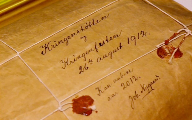 挪威小鎮開啟“百年包裹” 沒股票沒鉆石鎮長好失望