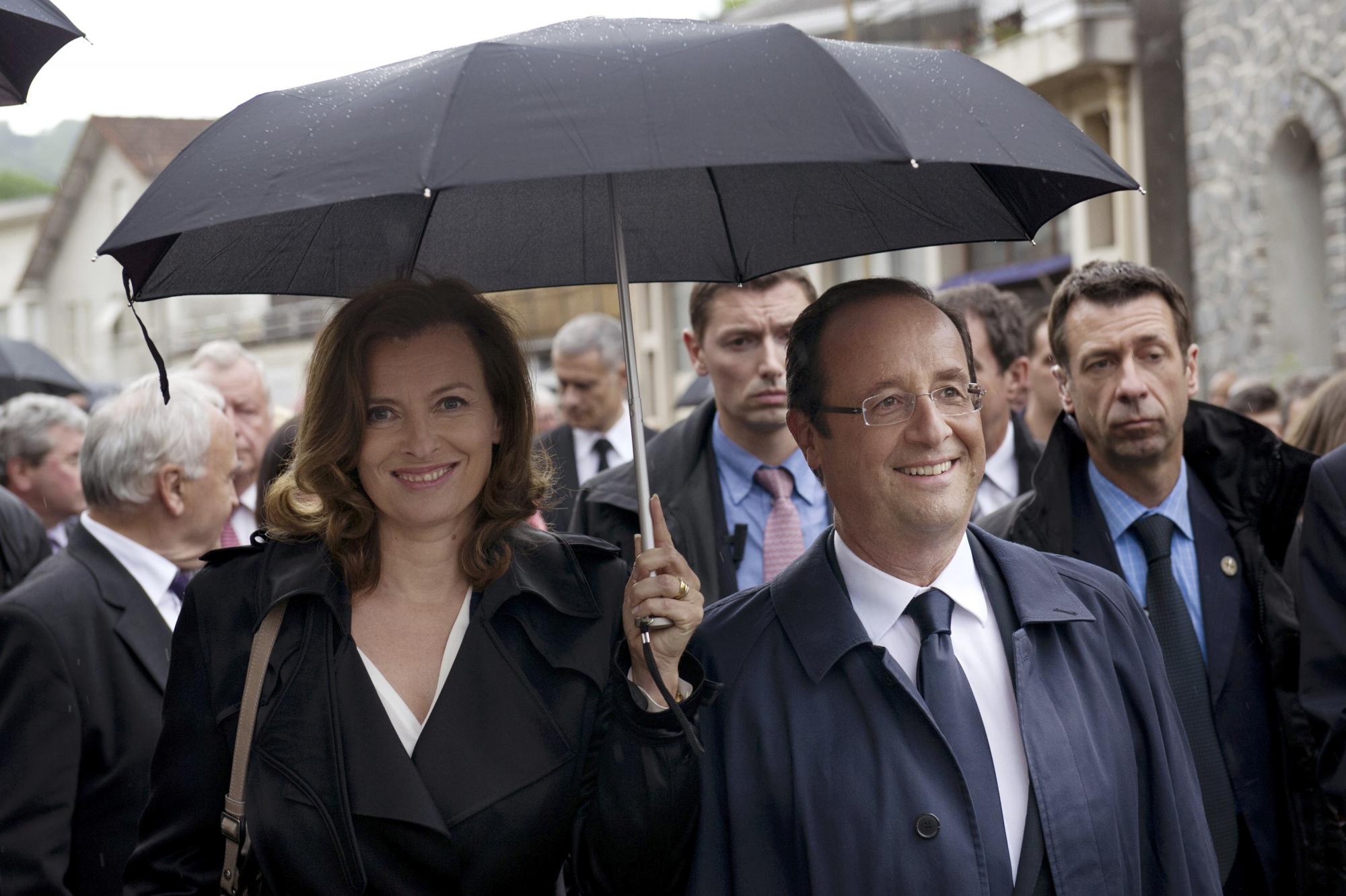 新書披露奧朗德三角戀情史 搖擺不定導致新歡舊愛互掐