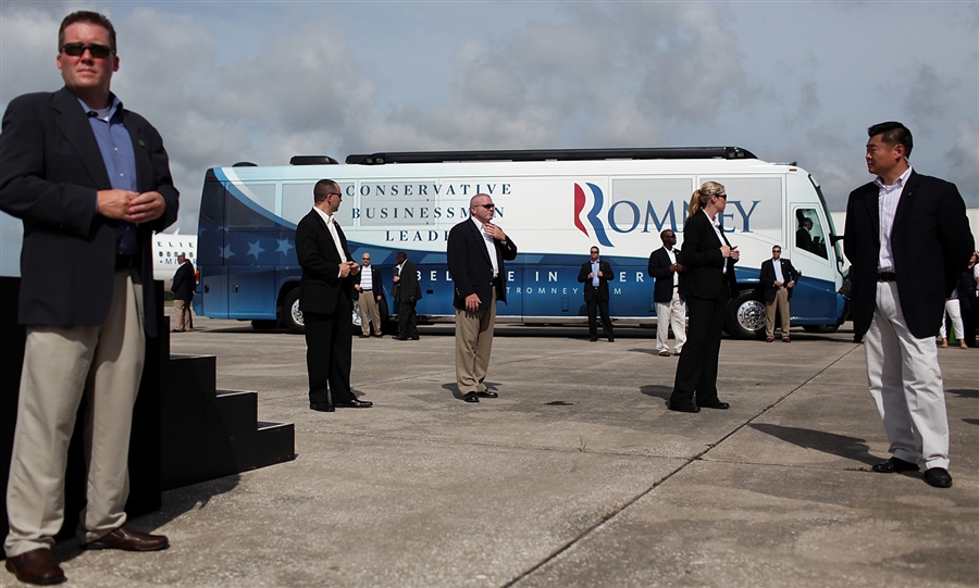 羅姆尼搶先視察颶風災區被批虛偽 “黑”奧巴馬廣告惹爭議