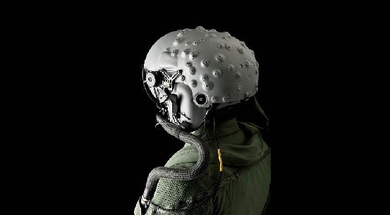 英國(guó)公司研發(fā)新型頭盔顯示系統(tǒng) 飛行員可“透視”飛機(jī)