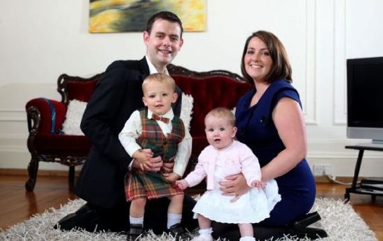 英國“半心”女嬰患致命先天心臟病 數月未治療奇跡存活