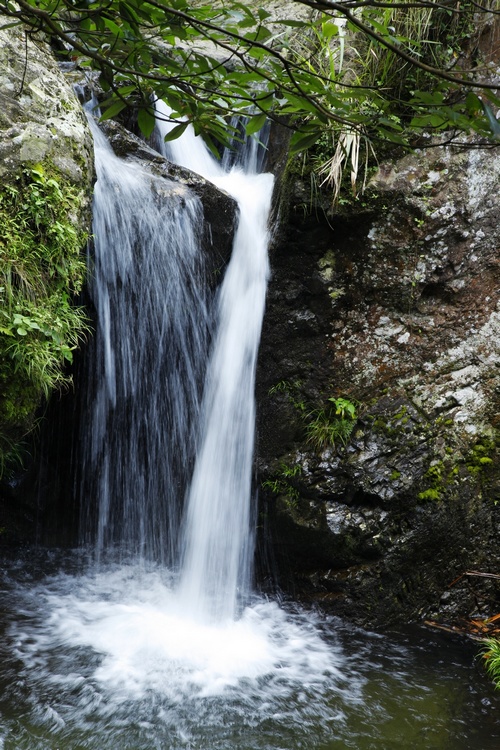 秋光里，穿越在黃山最原始的峽谷中“尋古探幽”