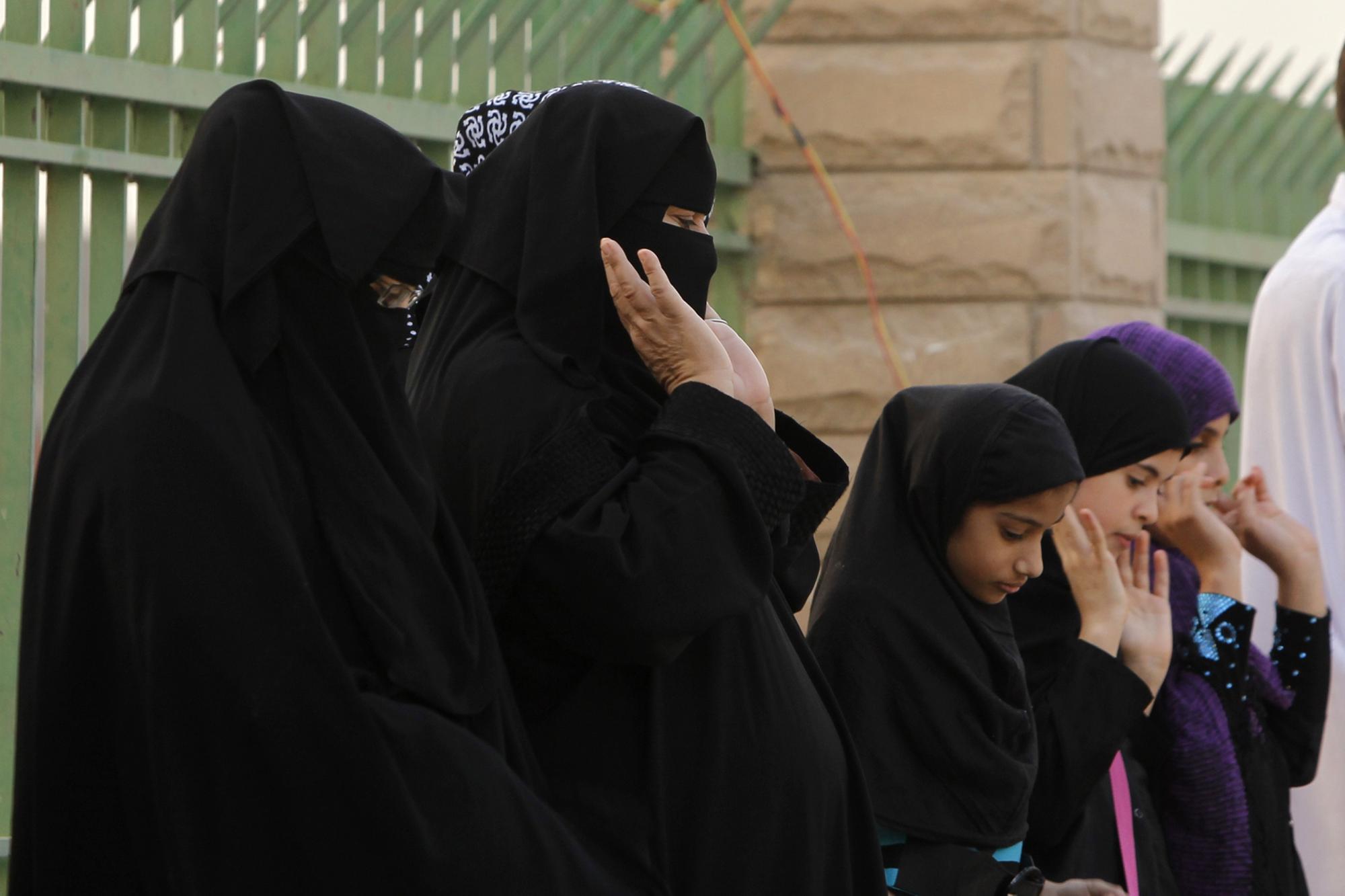 雇用男性店員行不通！沙特關閉百家女士內衣店