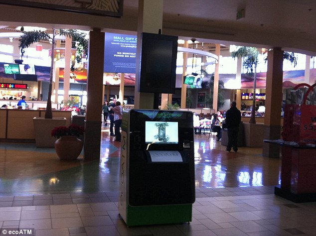 美公司發明廢舊手機回收機 “存”手機吐現金外形酷似ATM