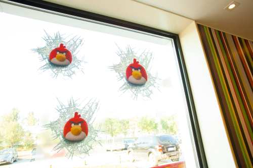 麥當勞攜手“憤怒的小鳥”引爆“快樂正能量”