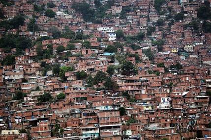 委內瑞拉大選查韋斯迎戰強敵 中間選民左右結果