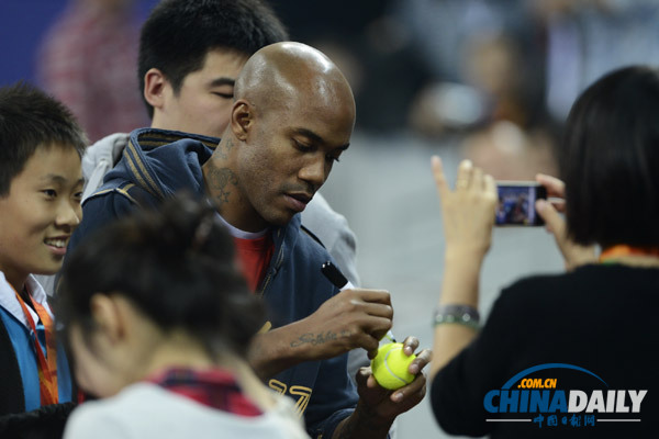 阿扎倫卡2-0擊敗莎拉波娃 加冕中網女單冠軍