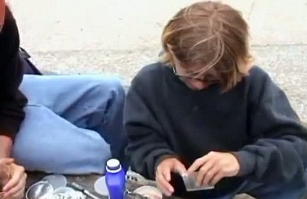 美國少年海灘惡搞喂海鷗瀉藥 鳥糞雨從天而降游客慘遭襲