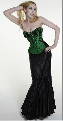 英國女大學生練就39厘米小蠻腰 成為“全英細腰第一人”