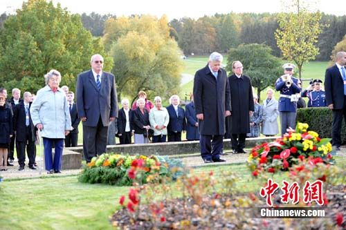 德國總統訪問遭納粹血洗捷克村莊向遇難者獻花
