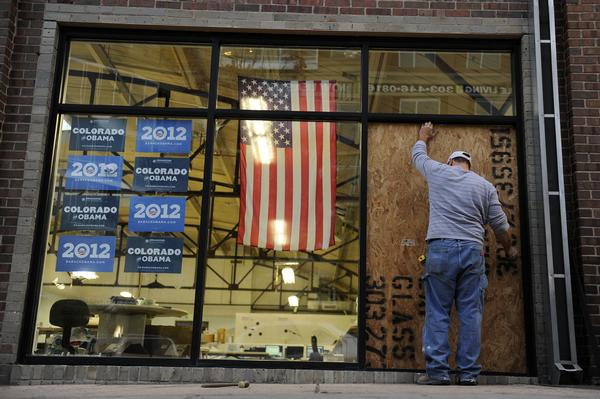 奧巴馬選情落后遭遇“禍不單行” 辦公室遭槍擊、特工醉酒被捕