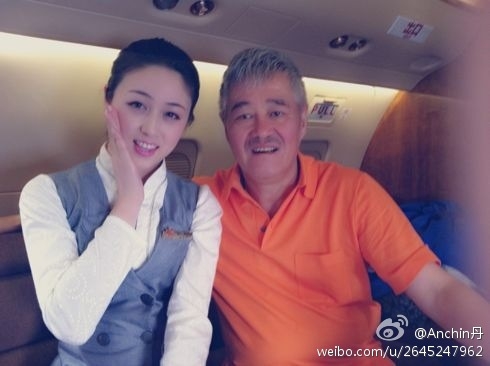 汪涵梁朝偉劉亦菲張根碩 盤點明星與空姐合影