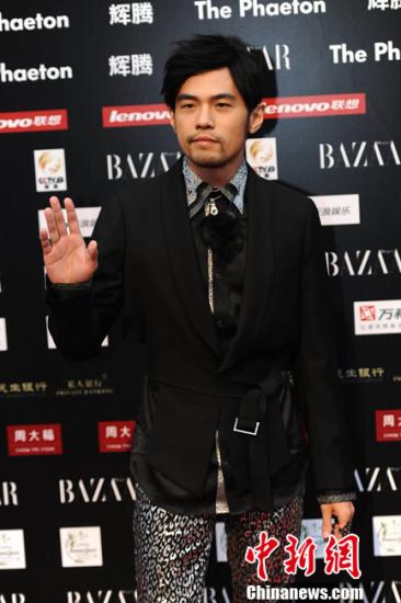 周杰倫官網發文顯露危機意識：不紅了就做幕后