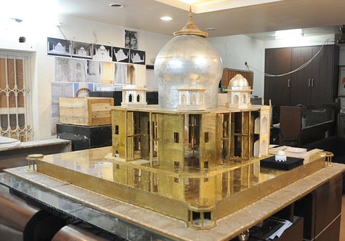 印度用數(shù)百公斤金銀打造迷你泰姬陵 估價(jià)超千萬(wàn)英鎊