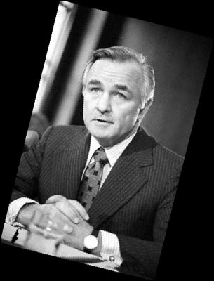 中情局長的不同命運 被迫下臺或離奇喪命