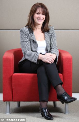 英國(guó)權(quán)威人士：男女仍不平等 生育妨礙女性事業(yè)發(fā)展