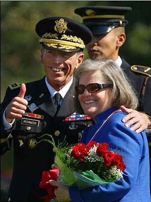 彼得雷烏斯“小四”深陷巨額債務(wù) “小三”之父為女喊冤