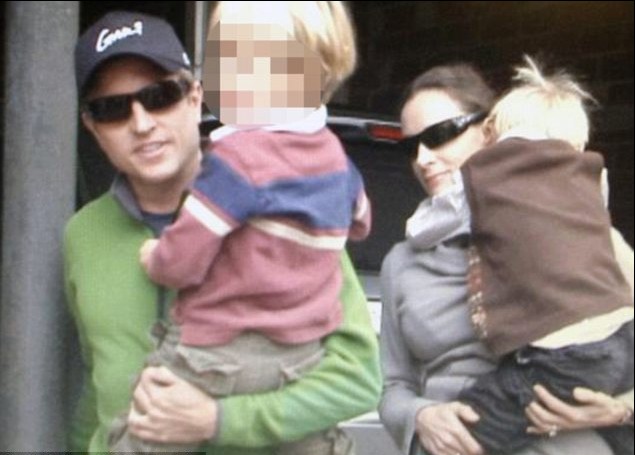 彼得雷烏斯聘請(qǐng)著名版權(quán)律師 “小三”丑聞后首度與丈夫團(tuán)聚