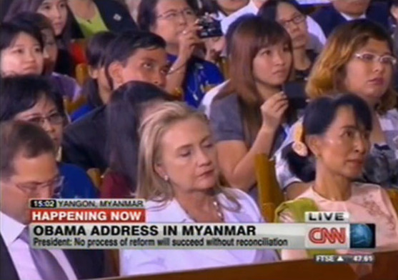 奧巴馬緬甸演講索然無味？希拉里貌似在臺下睡著