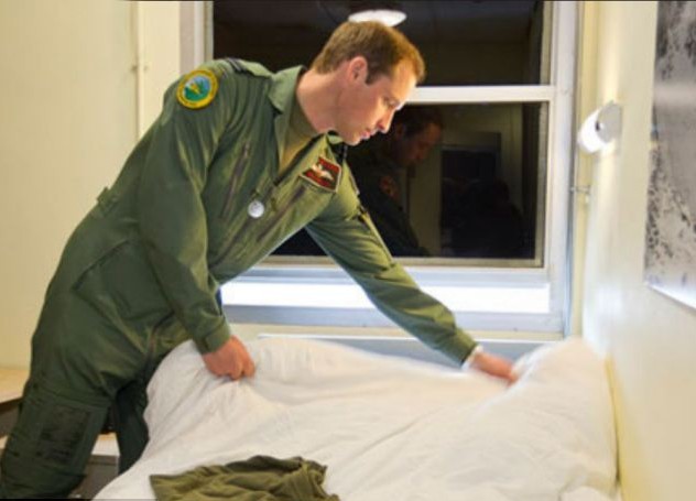 英王室網(wǎng)上曬王子軍營照忘記PS 軍事機(jī)密恐泄露