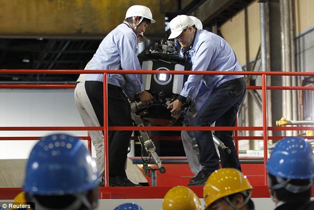 日本防輻射機器人尷尬“怯場”首次亮相即現故障