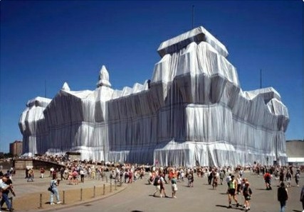 美藝術家擬建世界最大平頂金字塔 耗資2.12億英鎊動用40萬個油桶