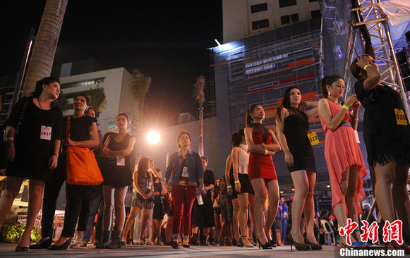 菲律賓上演“史上最多人走T臺” 破吉尼斯紀錄