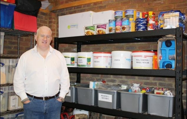 囤積食物、購置避難所 英國民眾準(zhǔn)備“末日求生”